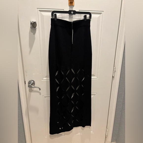 Yllw The Label Eden Cut Out Detail Knit Maxi Skirt Black Sz XXl
Skirt - Picture 2 of 5